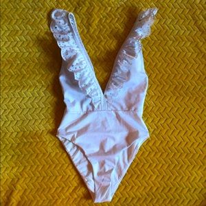 🆕White one piece swimsuit